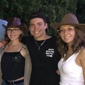 Meet your Posher, Victoria